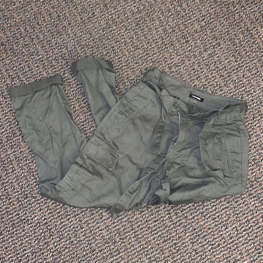 ARMY GREEN PANTS